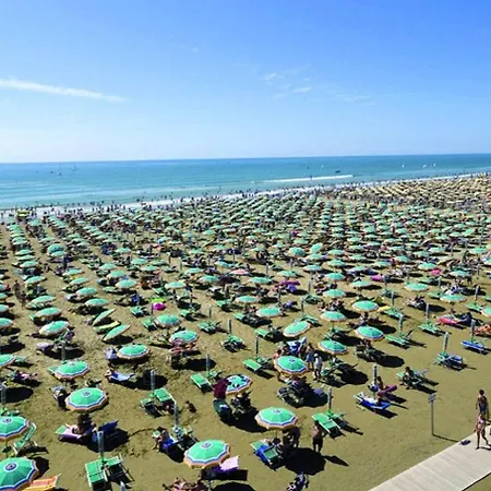 Beachfront Escape One Bedroom Flat With Ac Apartmán Bibione