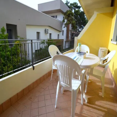 Beachfront Escape One Bedroom Flat With Ac Apartmán *