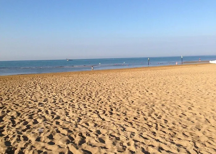 Beachfront Escape One Bedroom Flat With Ac *