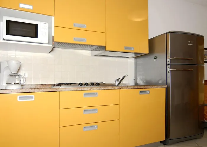 Beachfront Escape One Bedroom Flat With Ac * Бібіоне